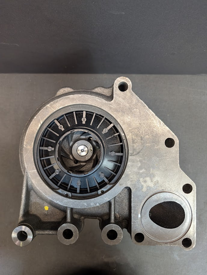CUMMINS ISX WATER PUMP #4089908 / 181877