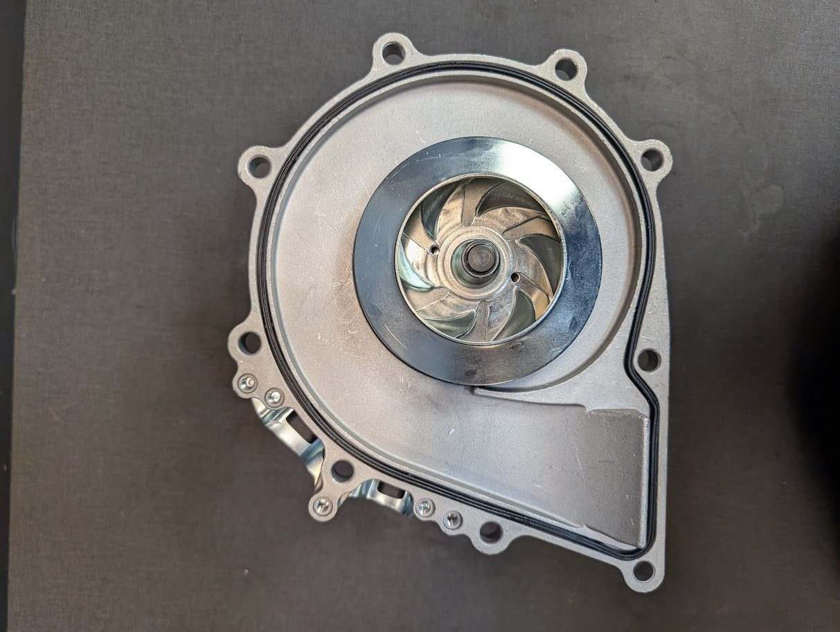 DETROIT DD13 / DD15 /DD16 WATER PUMP W/ FAN CLUTCH A4712001101 / 681805E