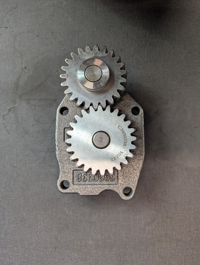 NEW 8.3 CUMMINS OIL PUMP # 3930338