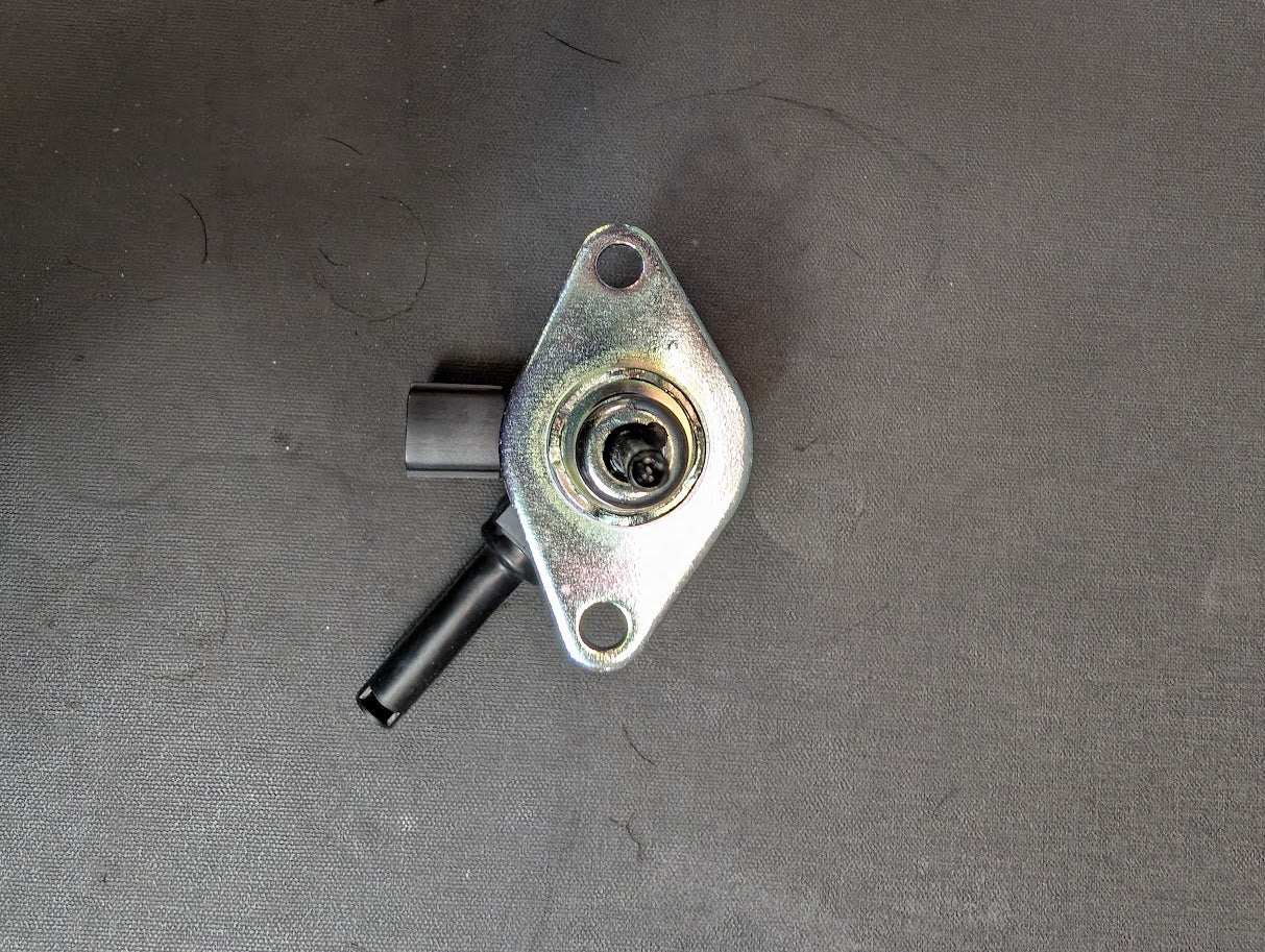 NEW KUBOTA TRACTOR FUEL SHUTOFF SOLENOID # 1A021-60017