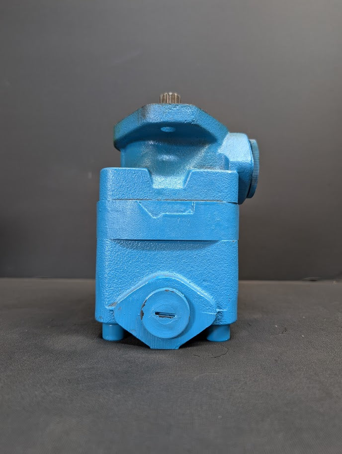 NEW MACK V20 POWER STEERING PUMP # EM39550