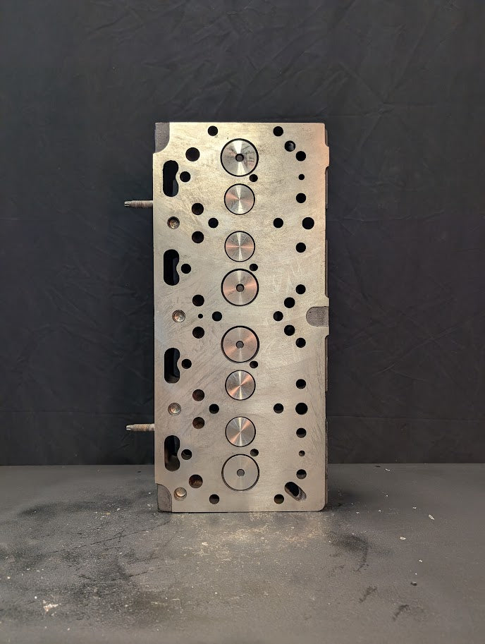 メナード REBUILT PERKINS 4.236 CYLINDER HEAD # 3712H07A/3 – Young and Sons