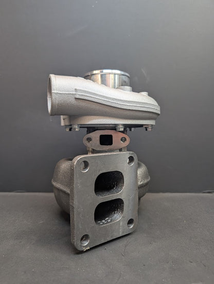 NEW JOHN DEERE S200 S2A MODEL TURBOCHARGER W/ WIDE FOOT & PUSH IN EXHAUST # RE508971