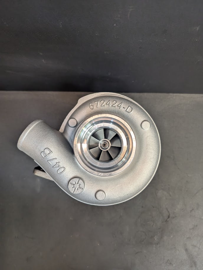 NEW JOHN DEERE S200 S2A MODEL TURBOCHARGER W/ WIDE FOOT & PUSH IN EXHAUST # RE508971