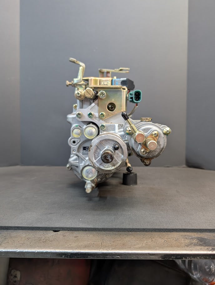 REBUILT ISUZU ZEXEL 4BD2 FUEL PUMP # 101481-0260